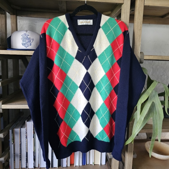 VTG Argyle Classic V Neck Wool Sweater Navy Cream Green and Red Sz44